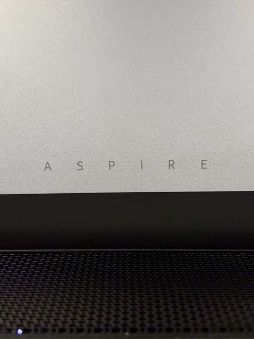Portátil Acer Aspire Ryzen 5, 8GB RAM, 500GB, 15,6" Full HD, como novo