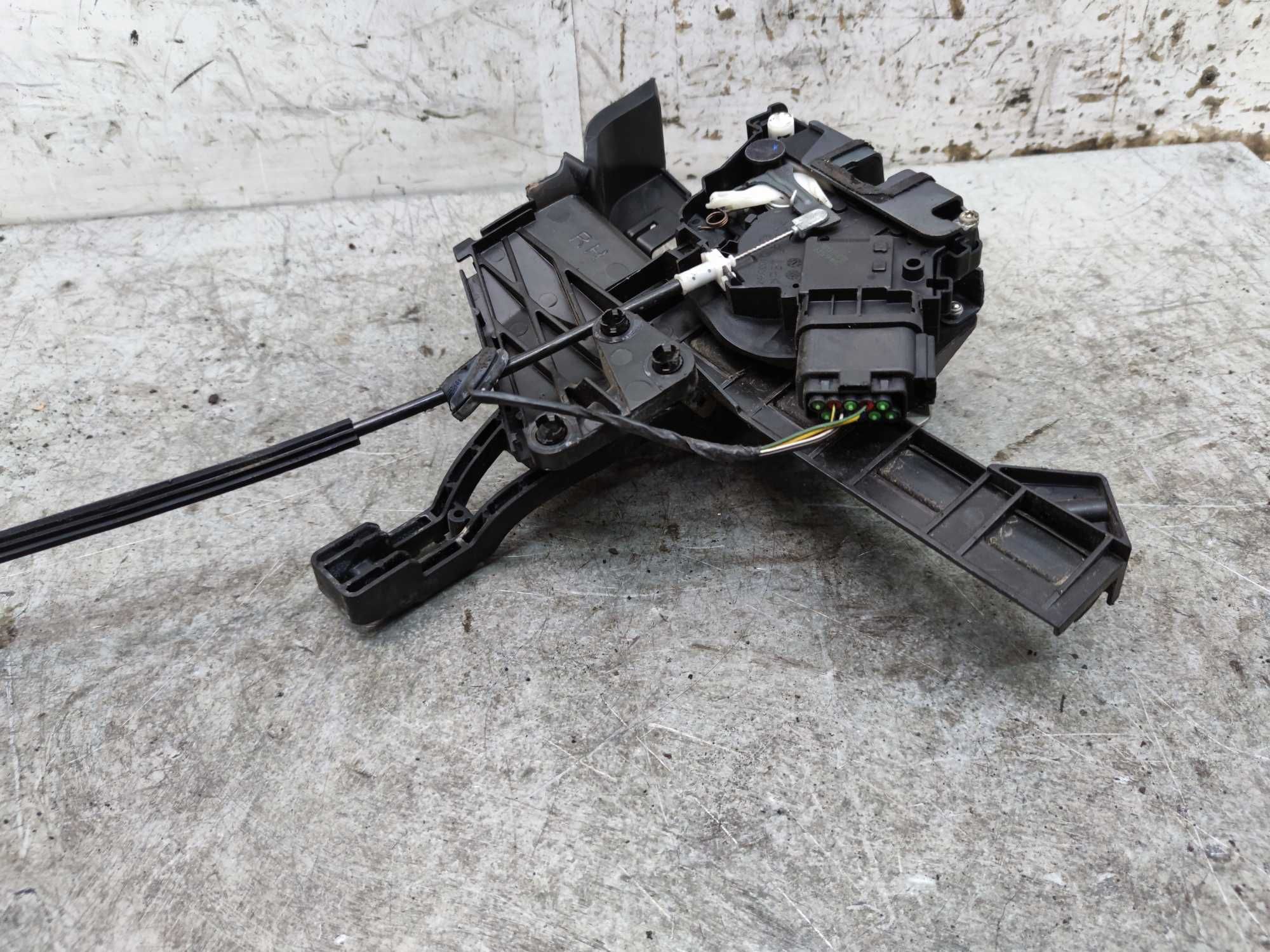 Ford Focus MK2 Zamek Drzwi Prawy Tył Prawy Tylny PT