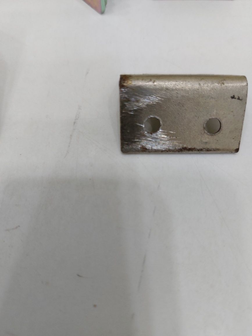 Уголки металлические 4 х 4, 1.7 х 1.7