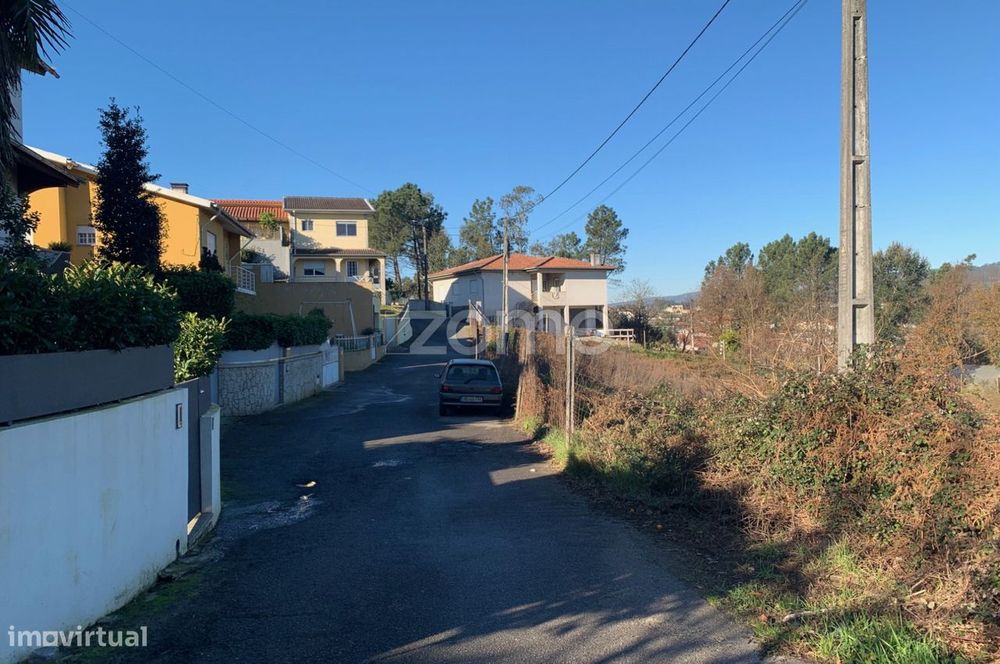 Terreno urbano na freguesia da Pousa, no concelho de Barcelos