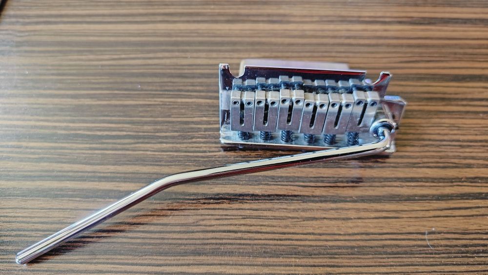 Mostek do gitary elektrycznej tremolo (komplet).