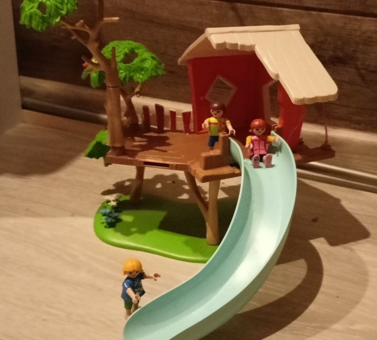 Domek na drzewie playmobile
