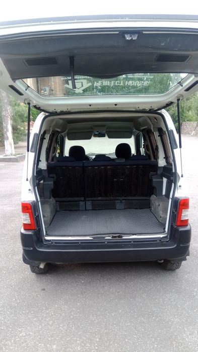 Пежо Партнер пасажир