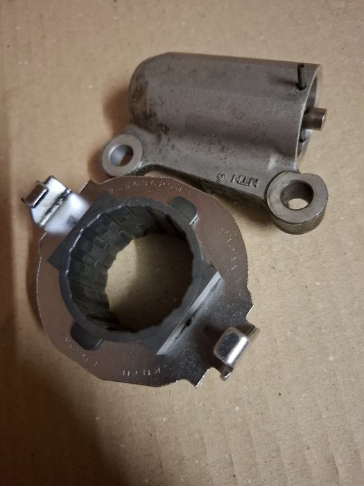 Натяжитель ремня грм і вижимний підшипник зчеплення мазда 5 2.0 дизель