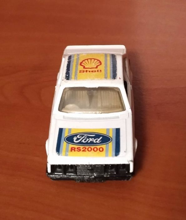 Miniatura antiga - Ford Escort RS2000 - Matchbox Superfast