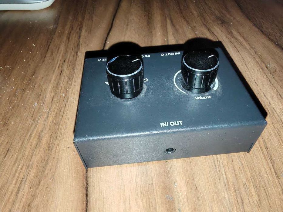 4 канальный стереоаудиопереключатель с разъемом 3,5 мм двунаправленный