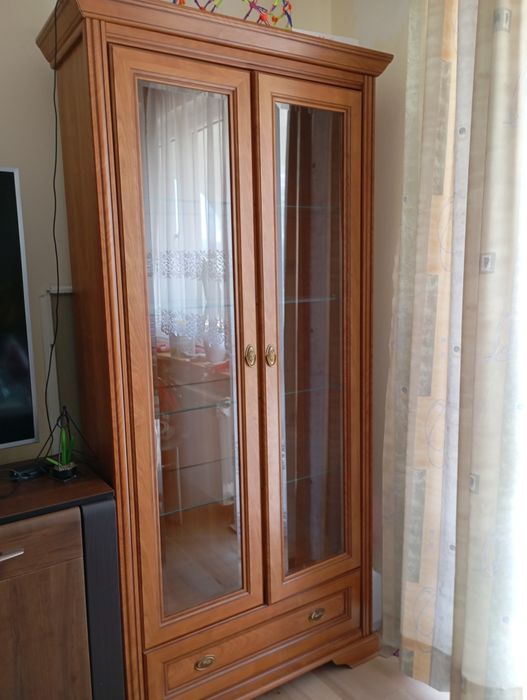 Sprzedam witrynę przeszklona w dobrym stanie