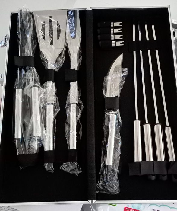 Zestaw do grilla walizka