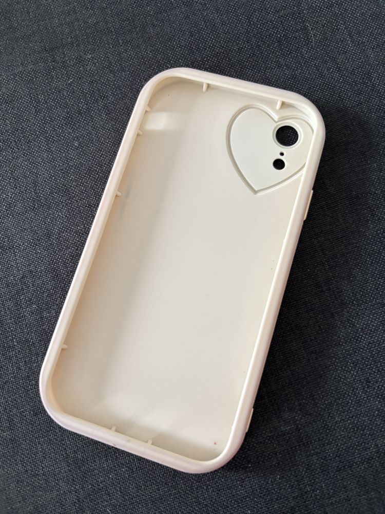 Etui case obudowa iPhone XR bezowe serce