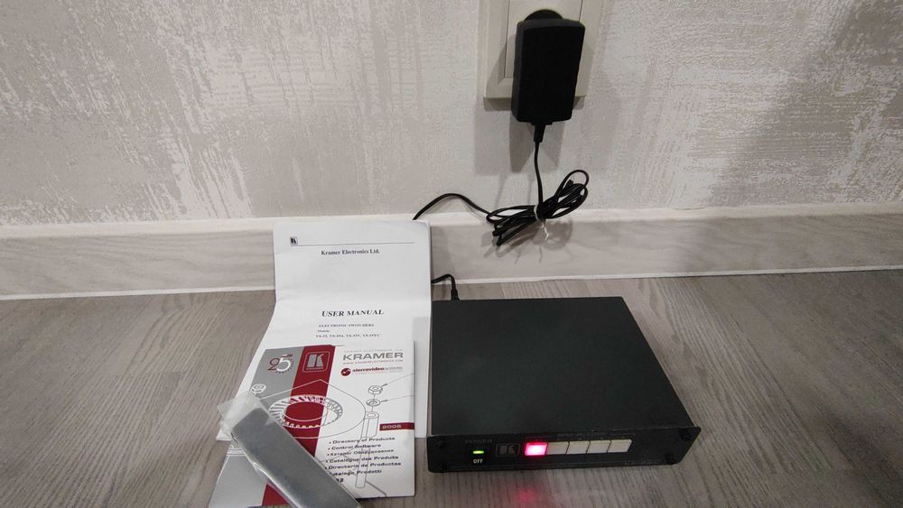 Коммутатор видео-аудио Kramer VS-55V Composite Video Balanced Coaxial