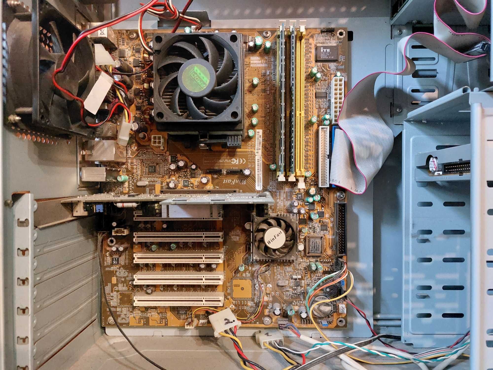 Видеокарта ATI Radeon BTI ML-1 94V-0 100G791F