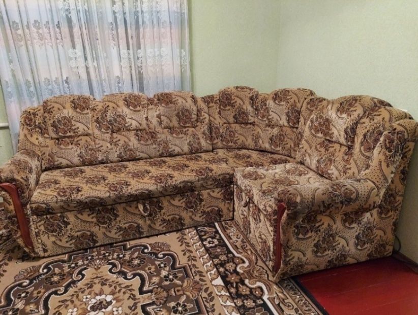 Кутовий диван б/у
