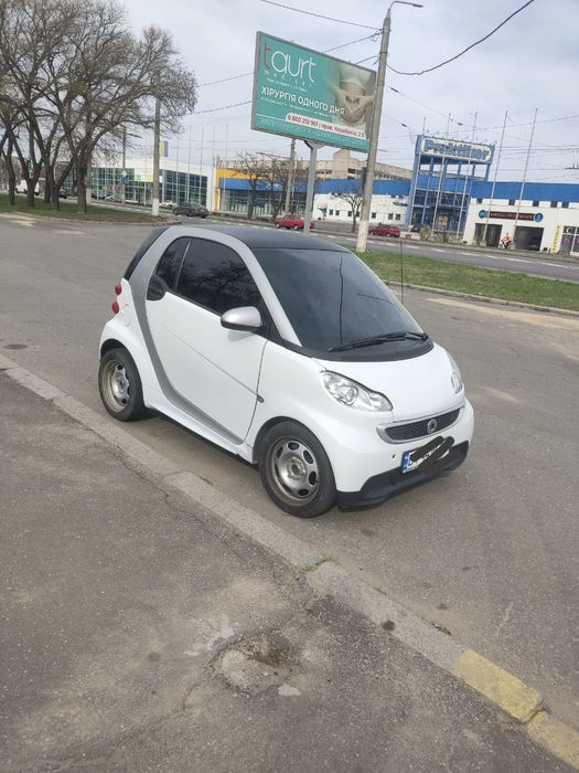 Автомобиль Mersedes  smart 451 201313г ,