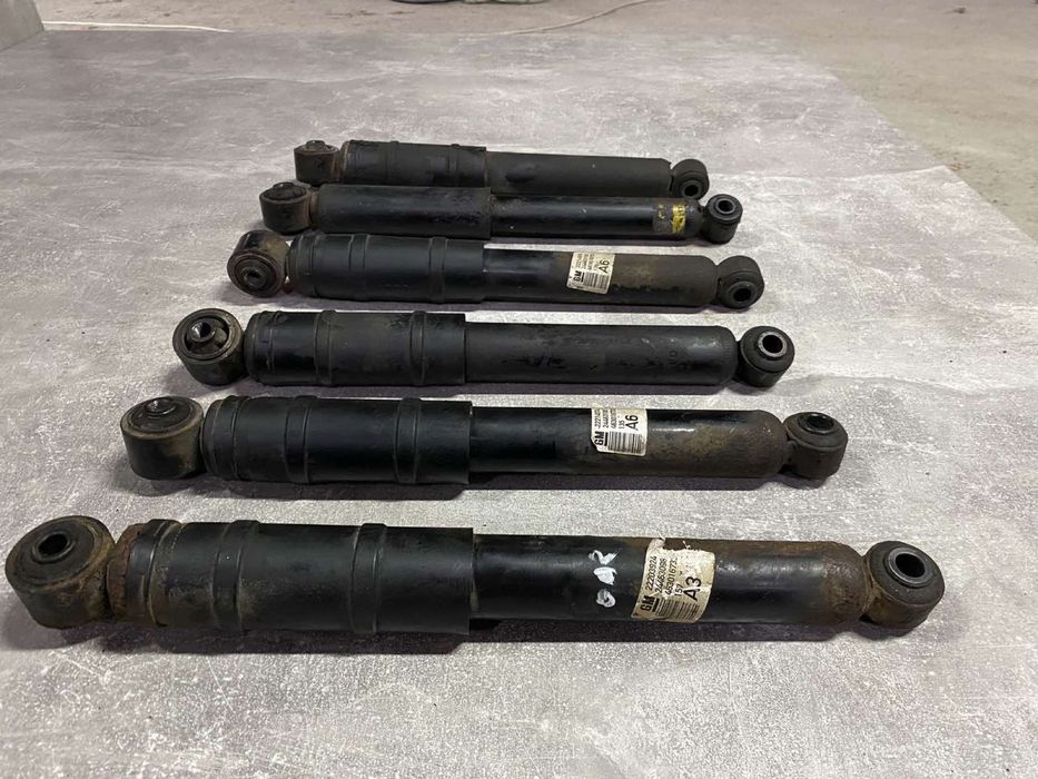 Задні стойки Опель Астра Аш Зафіра Б амортизатори стойка Opel Astra H