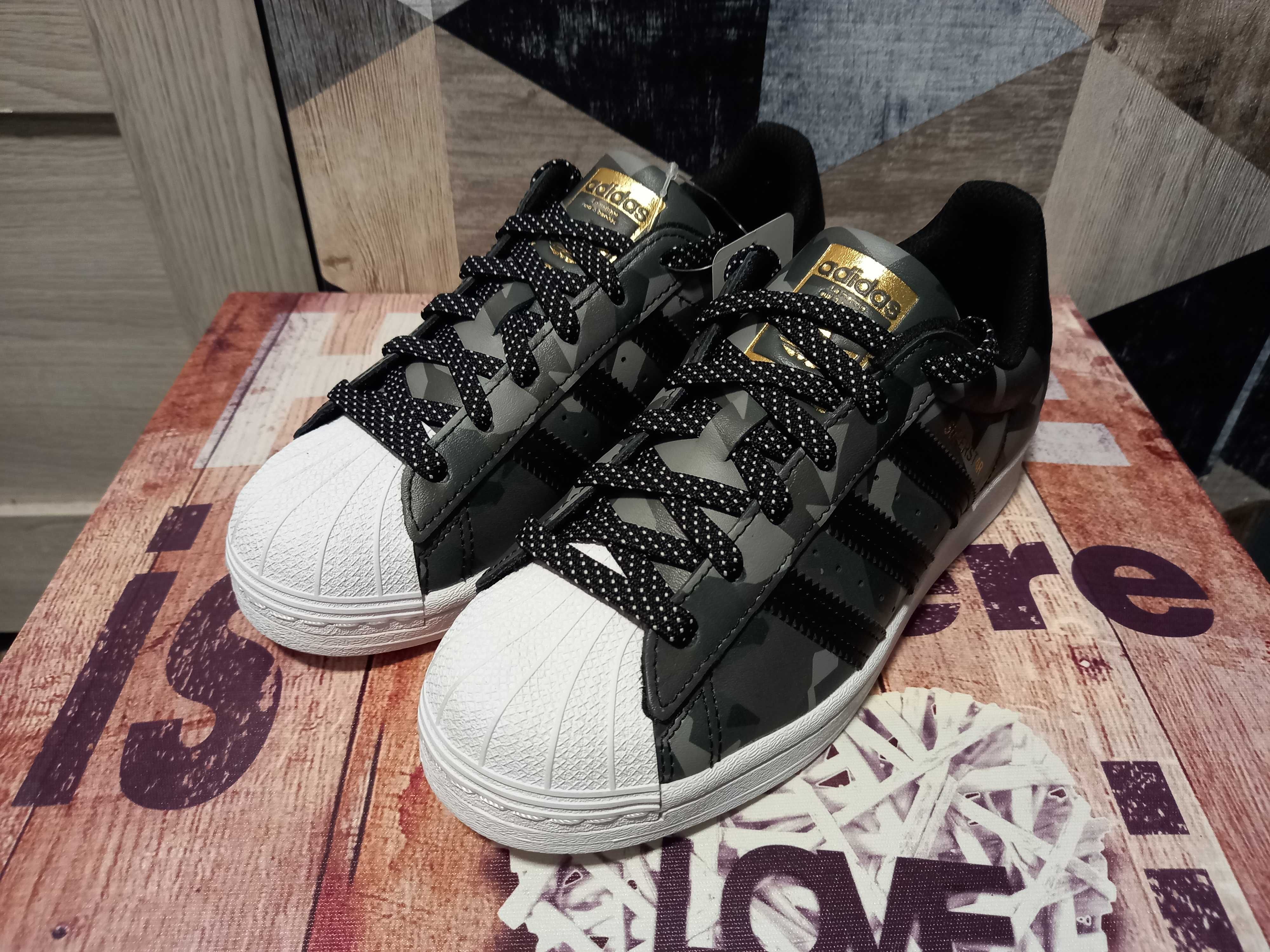 Adidas Superstar z limitowanej edycji.