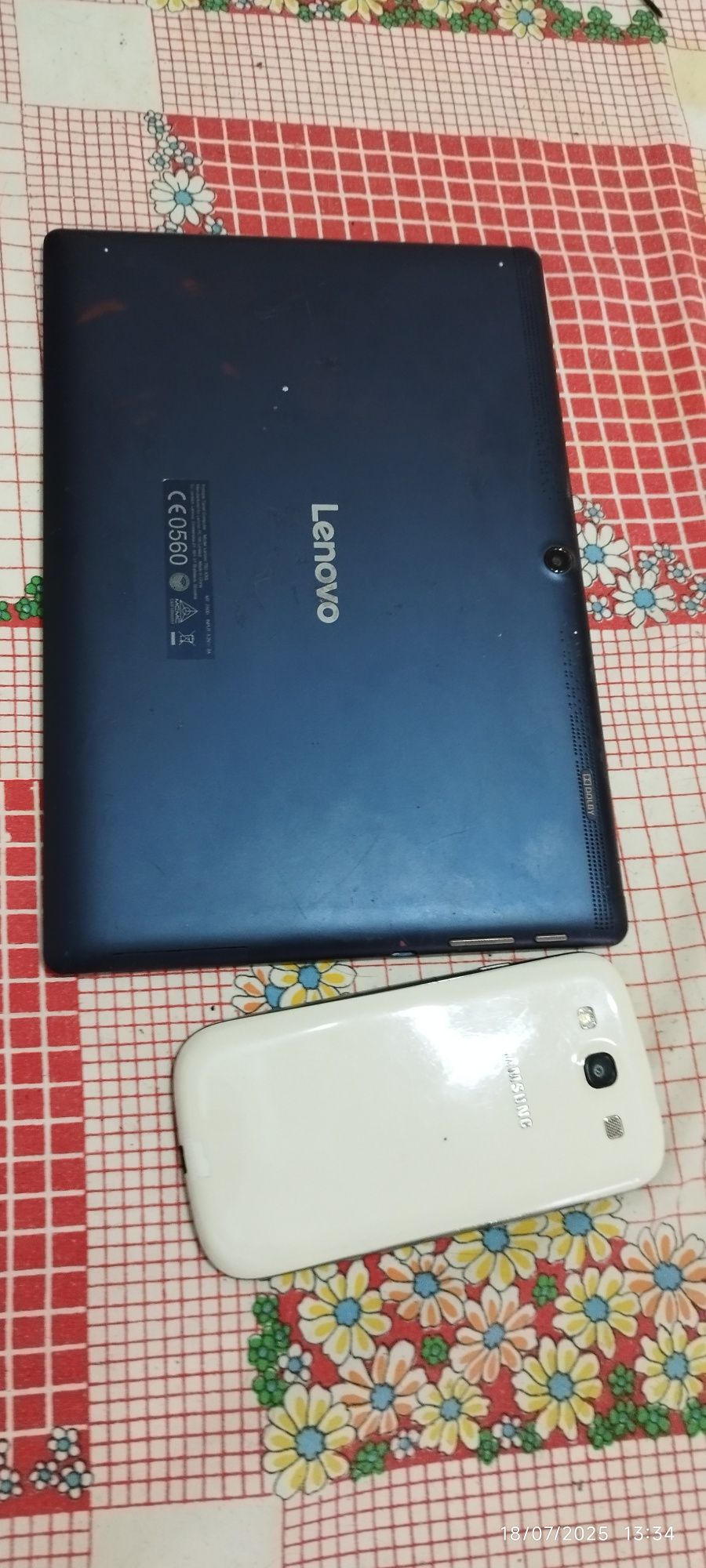 Vendo tablets e telemóvel