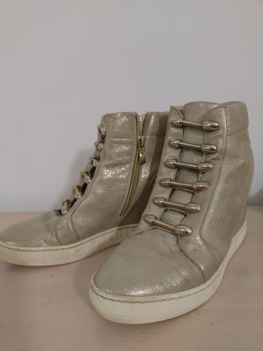 Buty, botki 39 Carinii
