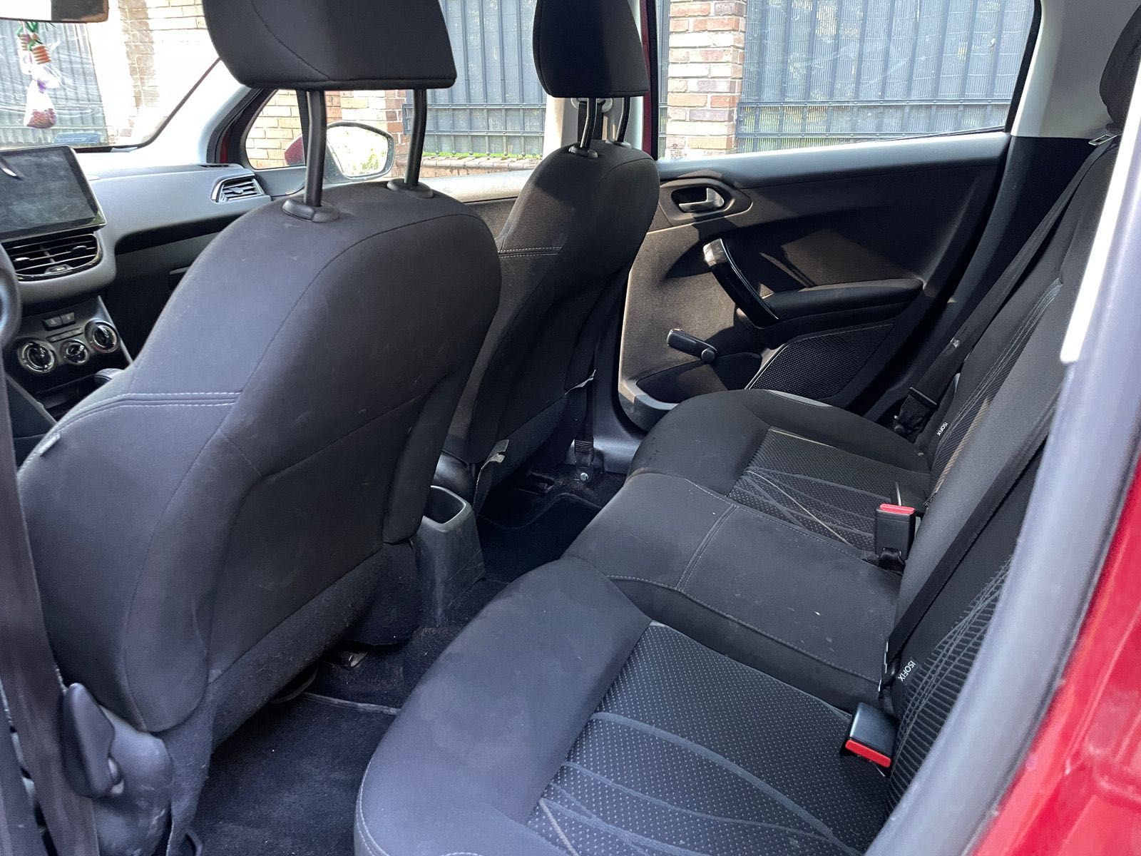 Peugeot 208 1.2 benzyna 2012 przebieg 119 tys km