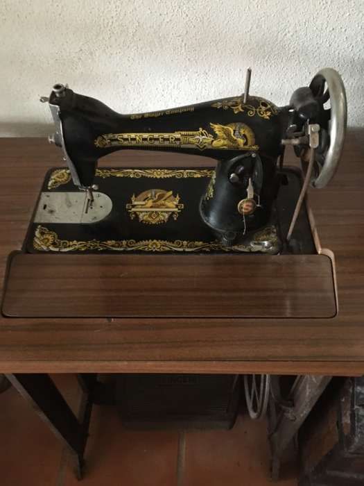 Máquina de costura singer