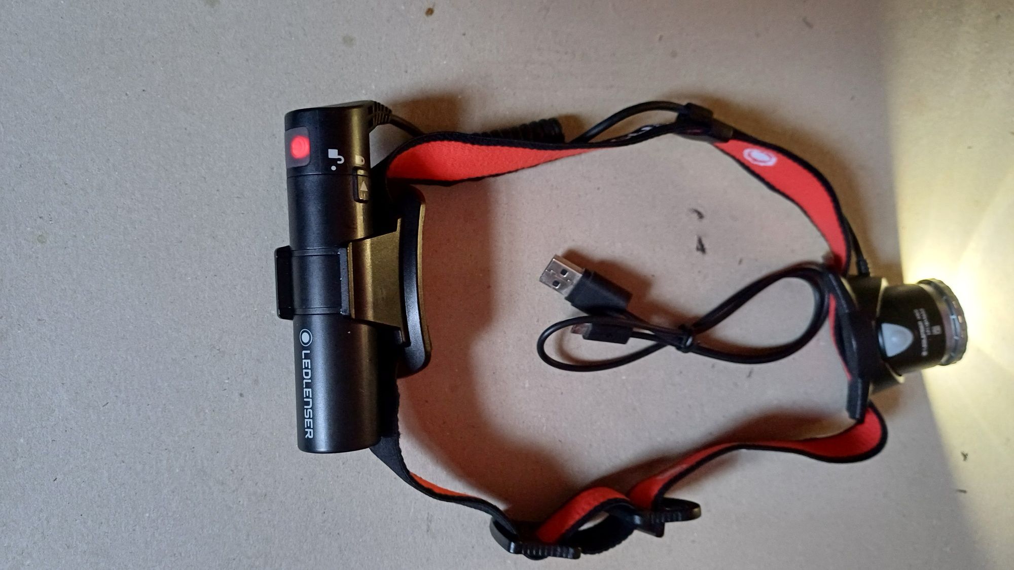 Ledlenser H8 R latarka czołowa