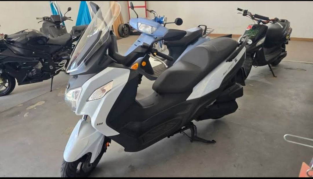 SYM Joymax Z 300 ABS de 2019 com 3.000kms