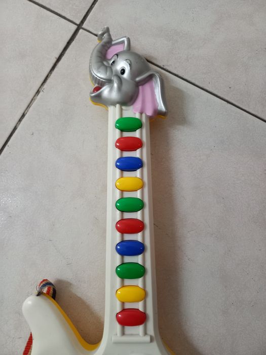 Guitarra de criança