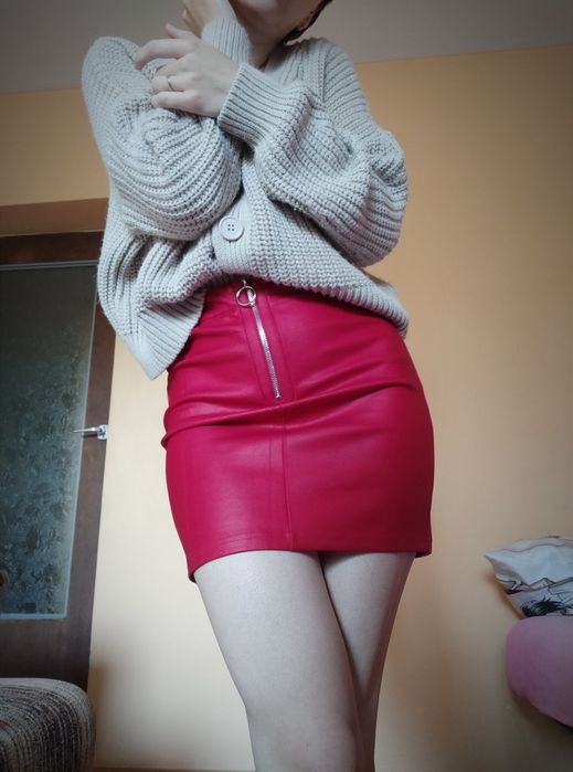 Czerwona spódnica imitacja skóry