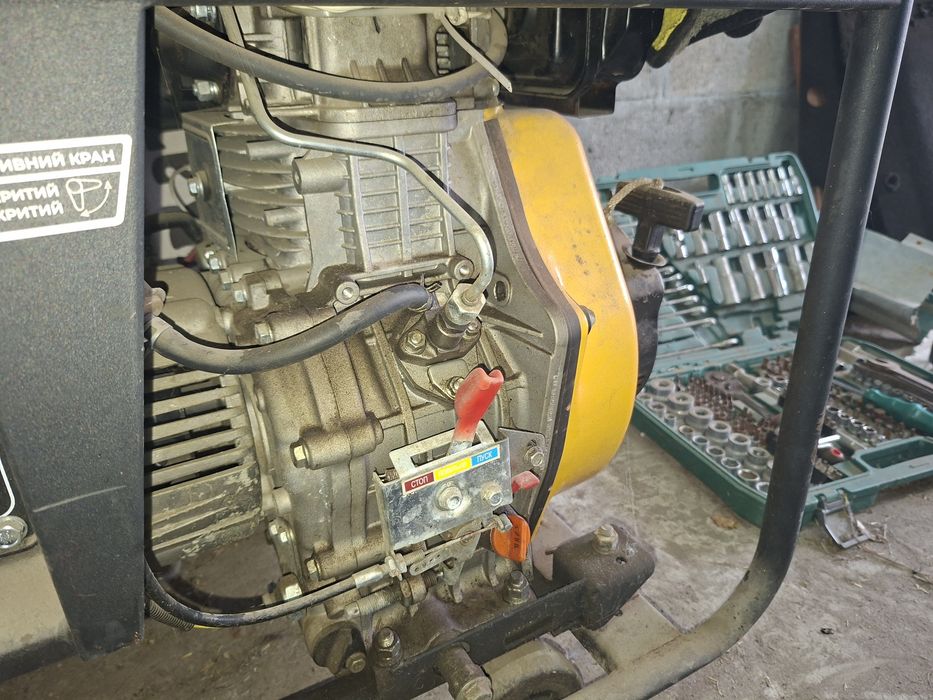 Продам генератор дизельний