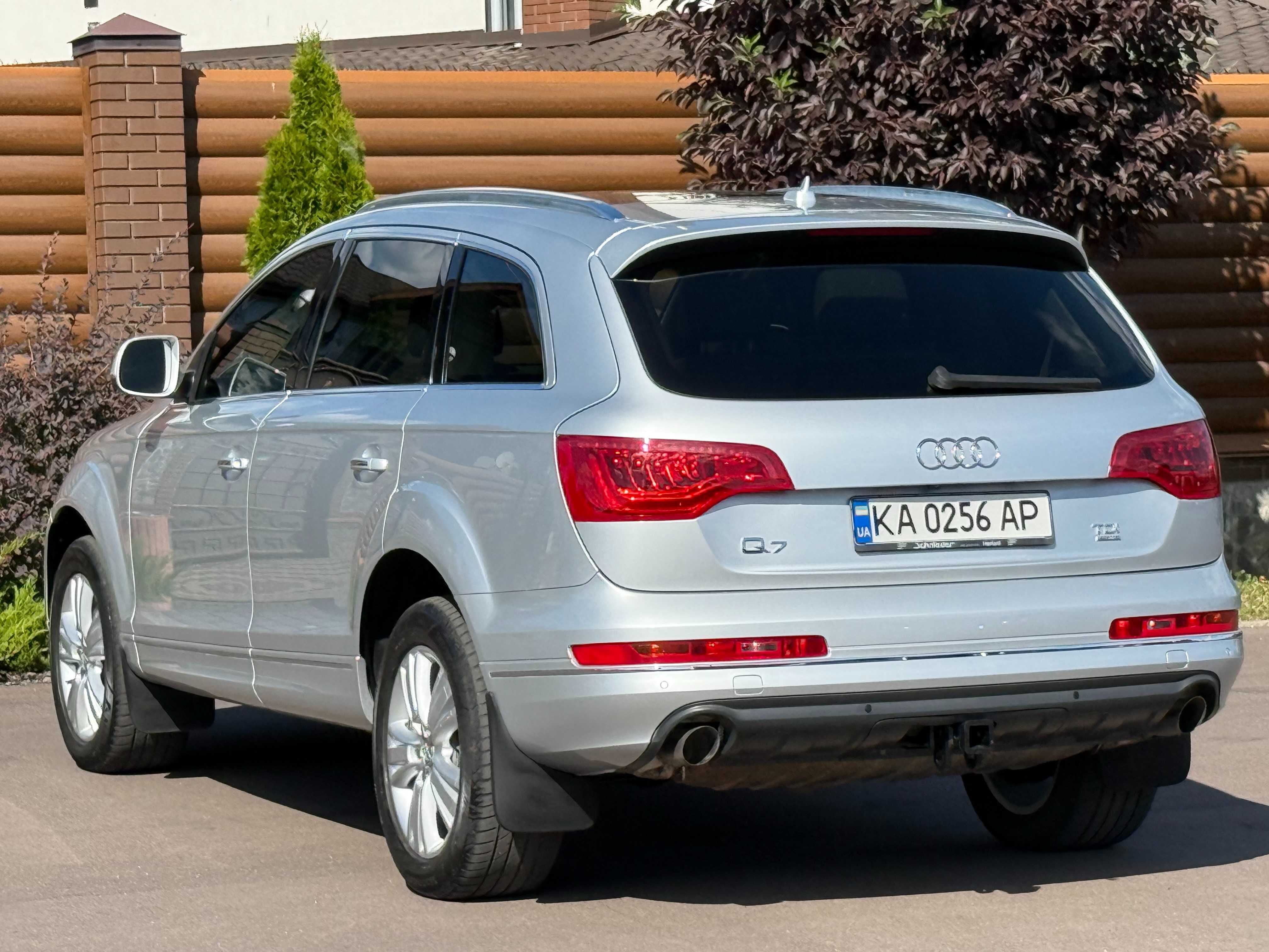 Audi Q7 3,0 Дизель 7 місць Гарний стан