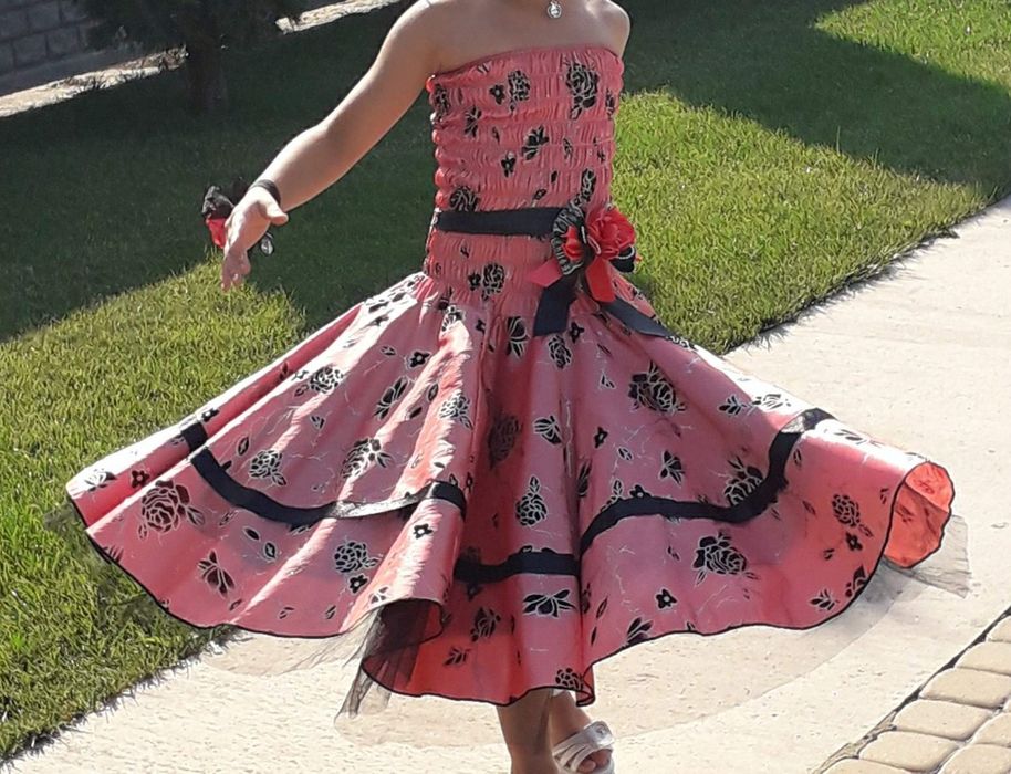 Платье на девочку