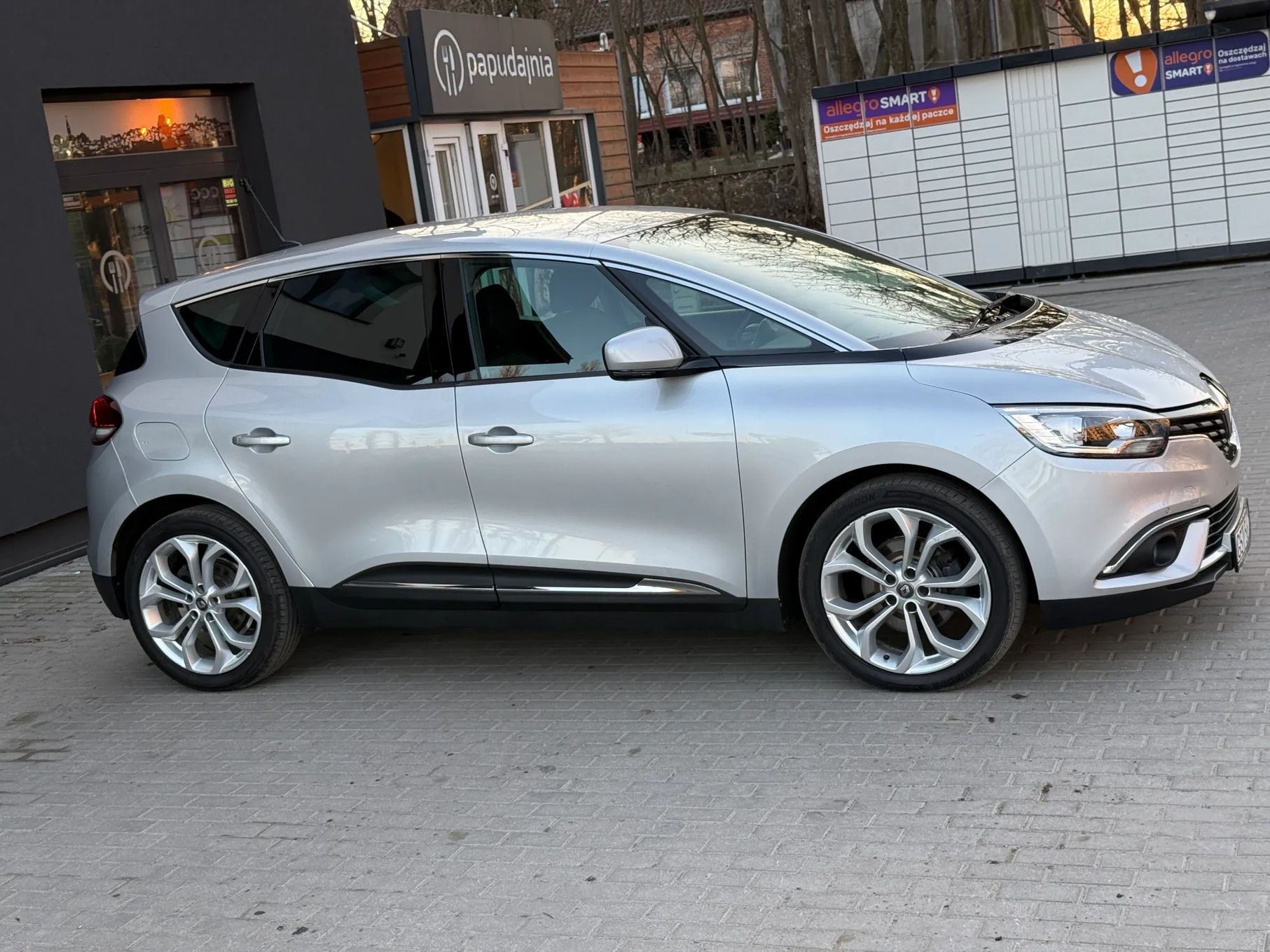 Renault Scenic świetny stan, pełen serwis , cena promocyjna!!!
