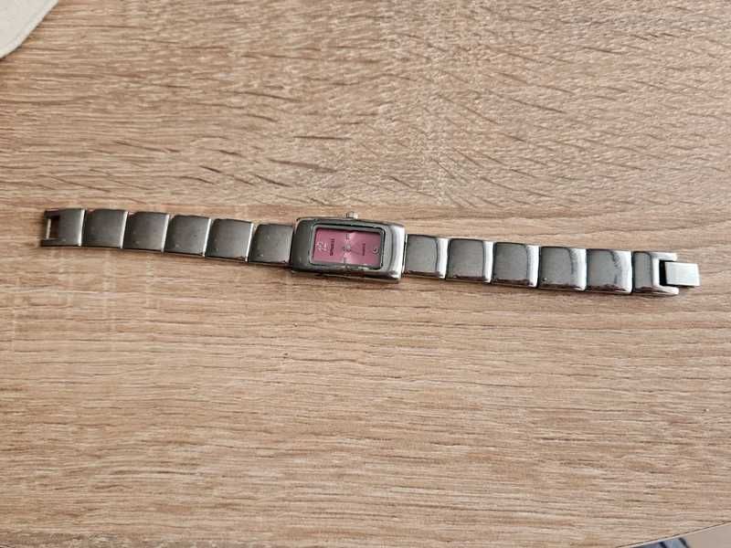 Zegarek damski Anucci – dobry stan, koperta do 30 mm, nowa bateria