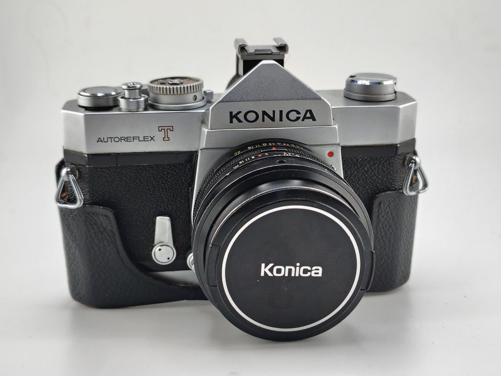 Плівкова фотокамера Konica Autoreflex T + Hexanon AR 50/1.4