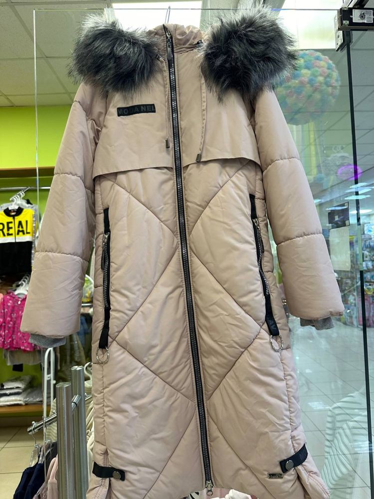 Пальто зимове дівчина