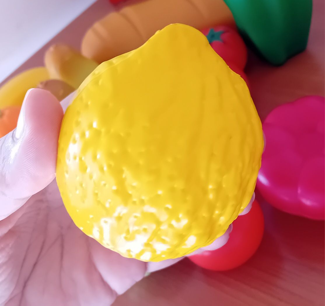 Frutas e legumes de plástico