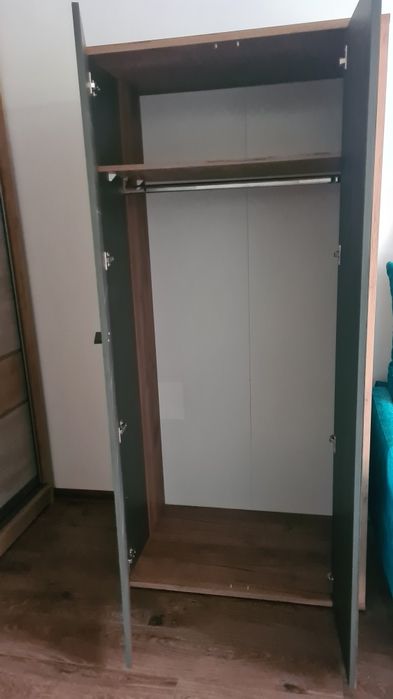 Шафа для одягу  ***