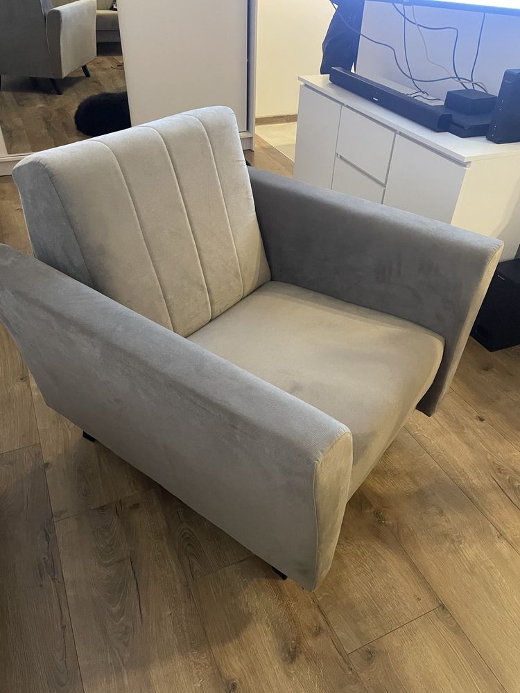 Nowy stylowy fotel