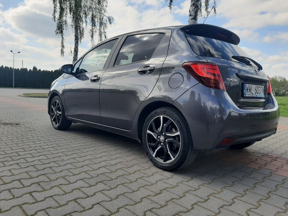 Tyota Yaris III Hybryd 1.5 +LPG