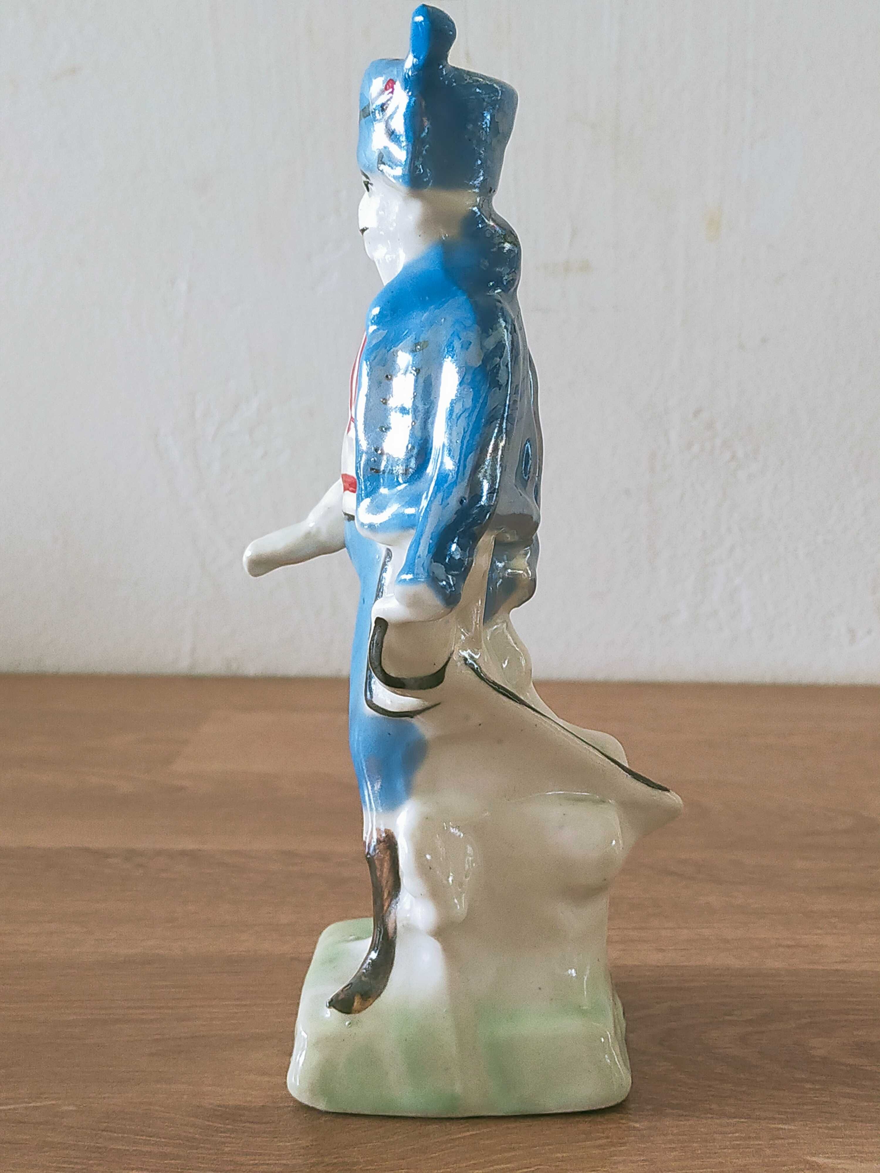 figurka zołnierza z porcelany