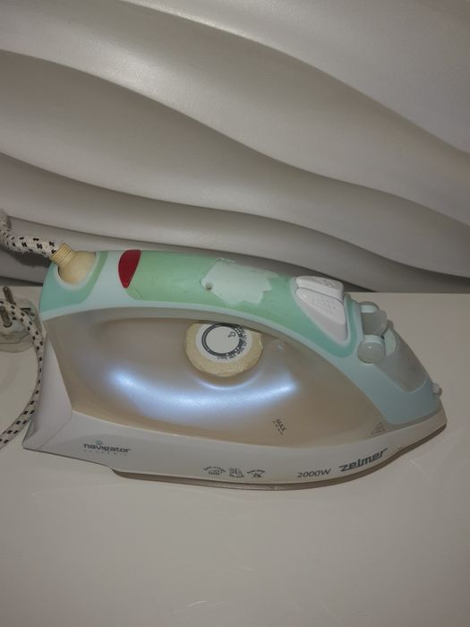 Утюг Zelmer 2000W