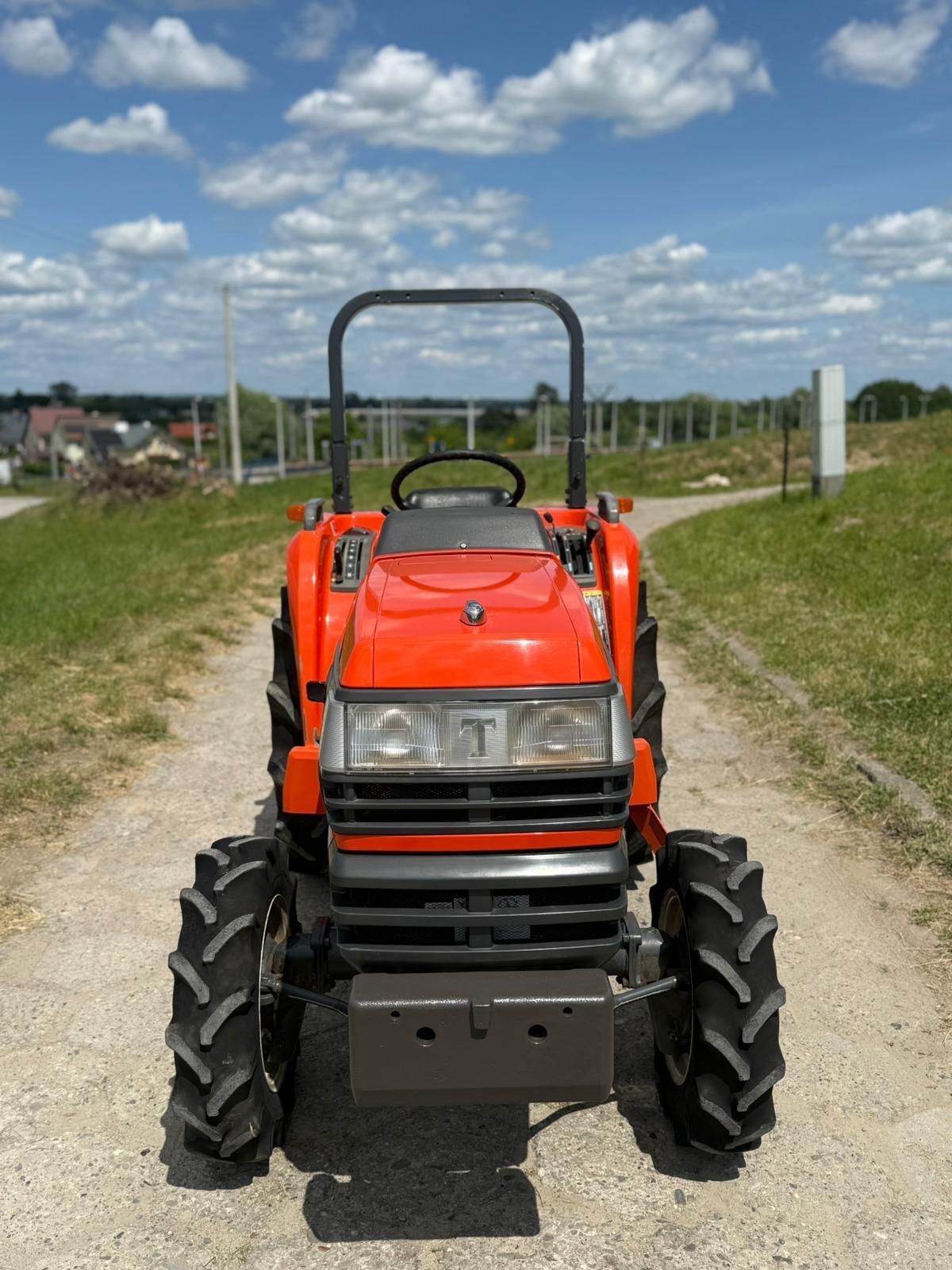 Traktor traktorek 4x4 Kubota GT23 śliczny wspomaganie 23 km
