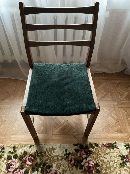 Стул деревяный