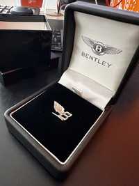 Pin Flying B prateado da Bentley