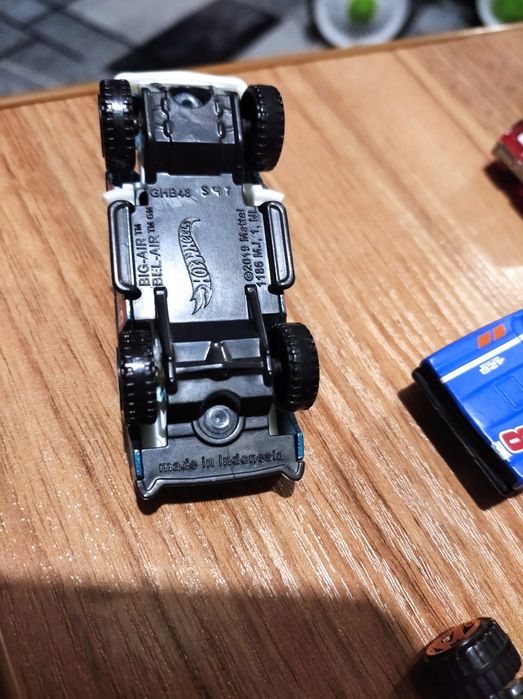 Машинки модельки