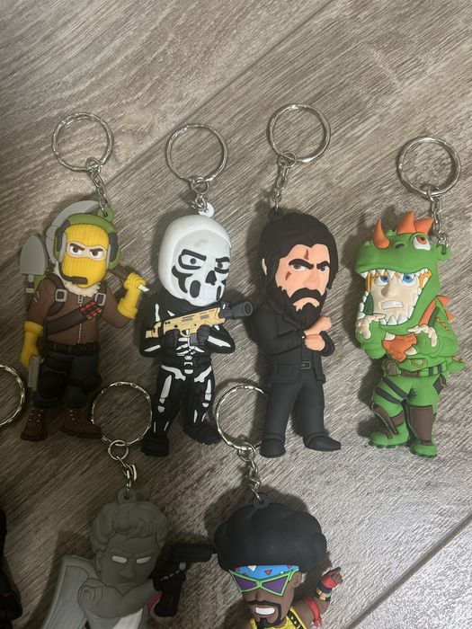 Брелок Fortnite дуже круті брілки