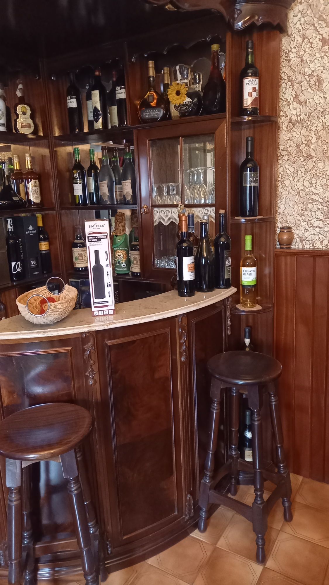 Móvel bar de canto