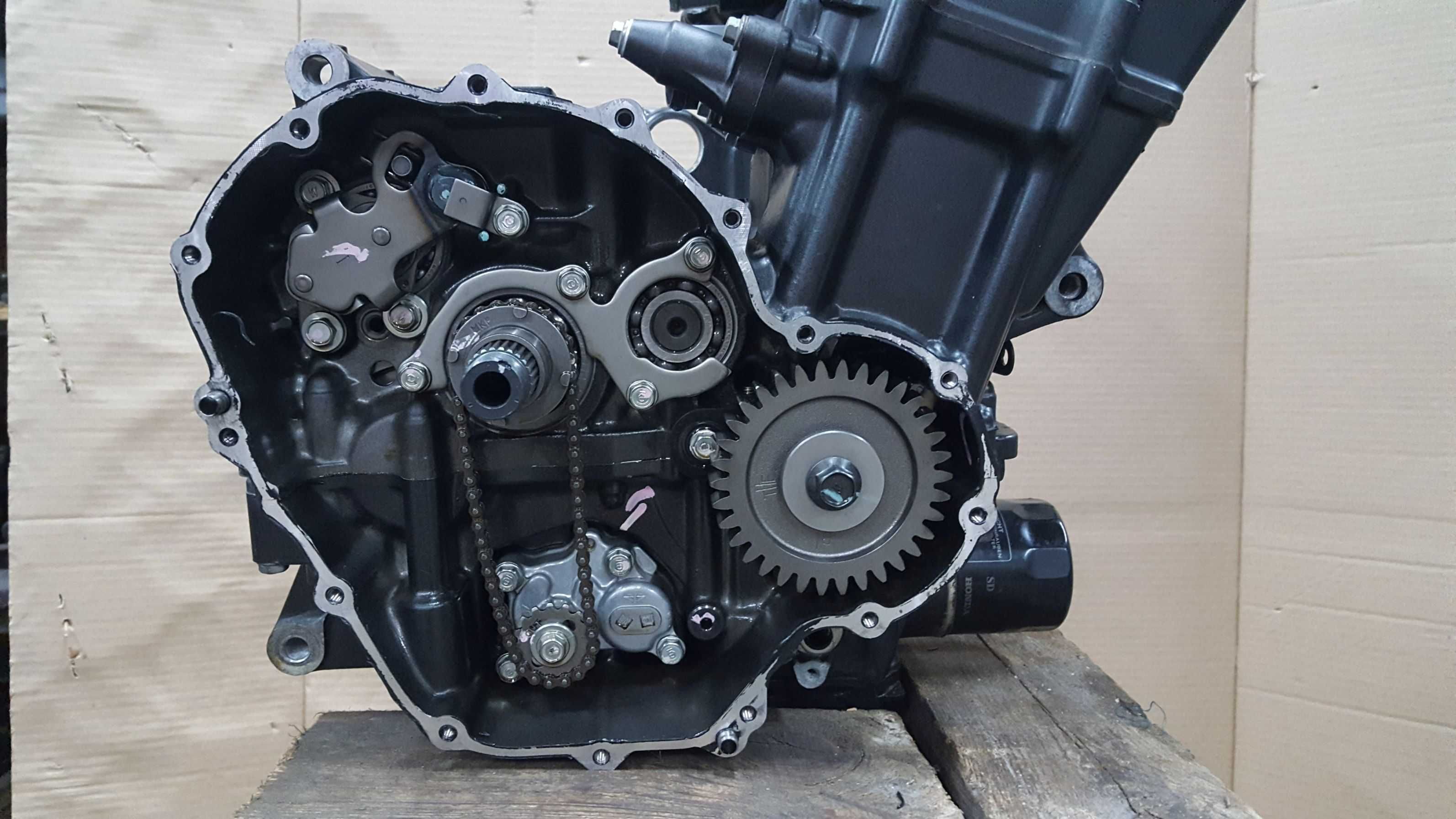 Silnik CB500 CBR500 IDEAL Honda słupek 2019- cb500r cb500f PC62E