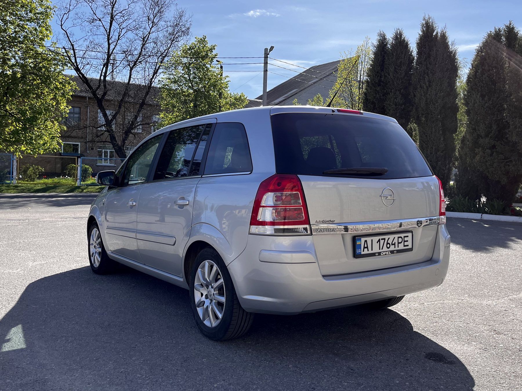 Опель зефіра б Opel zafira b