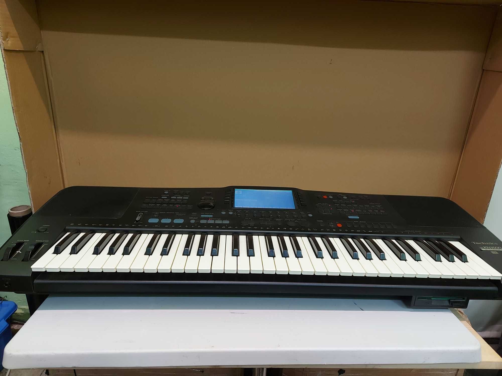 keyboard Technics KN3500