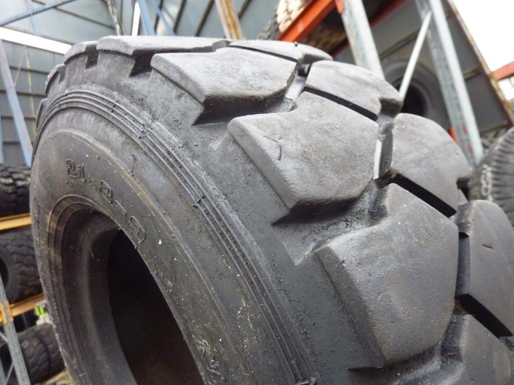 Opona używana przemysłowa 21x8-9 21x8R9 DURO INDUSTRIAL 160zł W2004